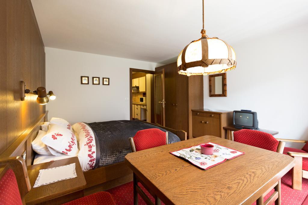 Apartments Meisules Ортізеї Екстер'єр фото